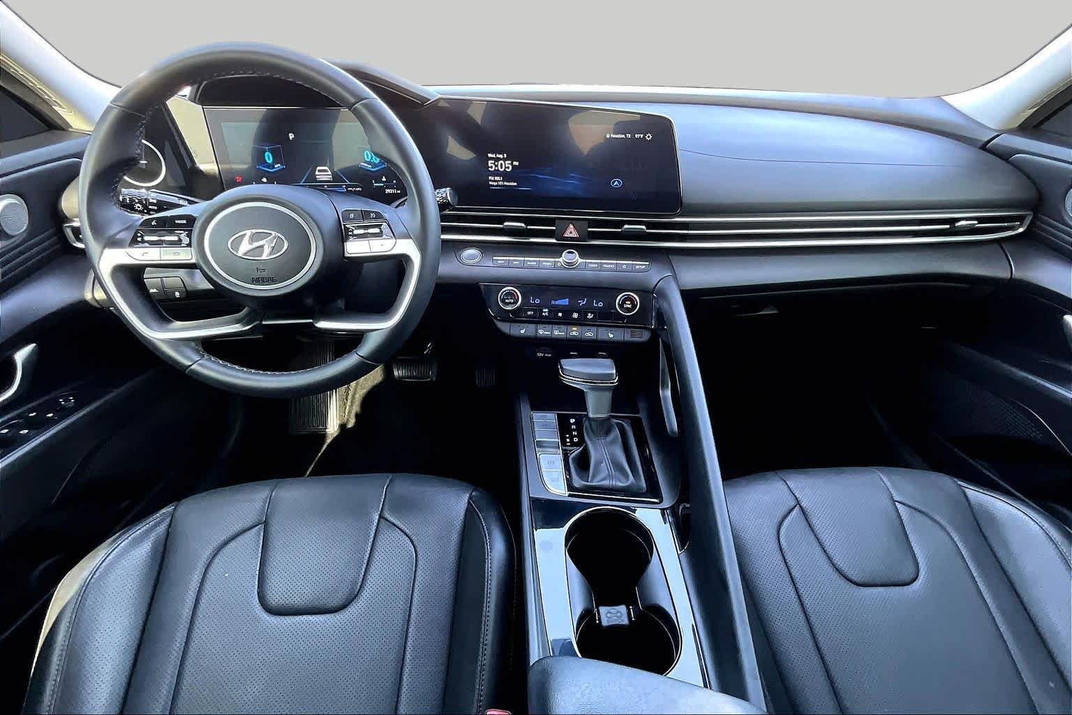 Used 2023 Fluid Metal Hyundai Limited image 15