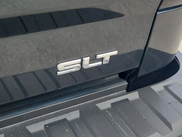 Used 2018 Gray GMC SLT image 10