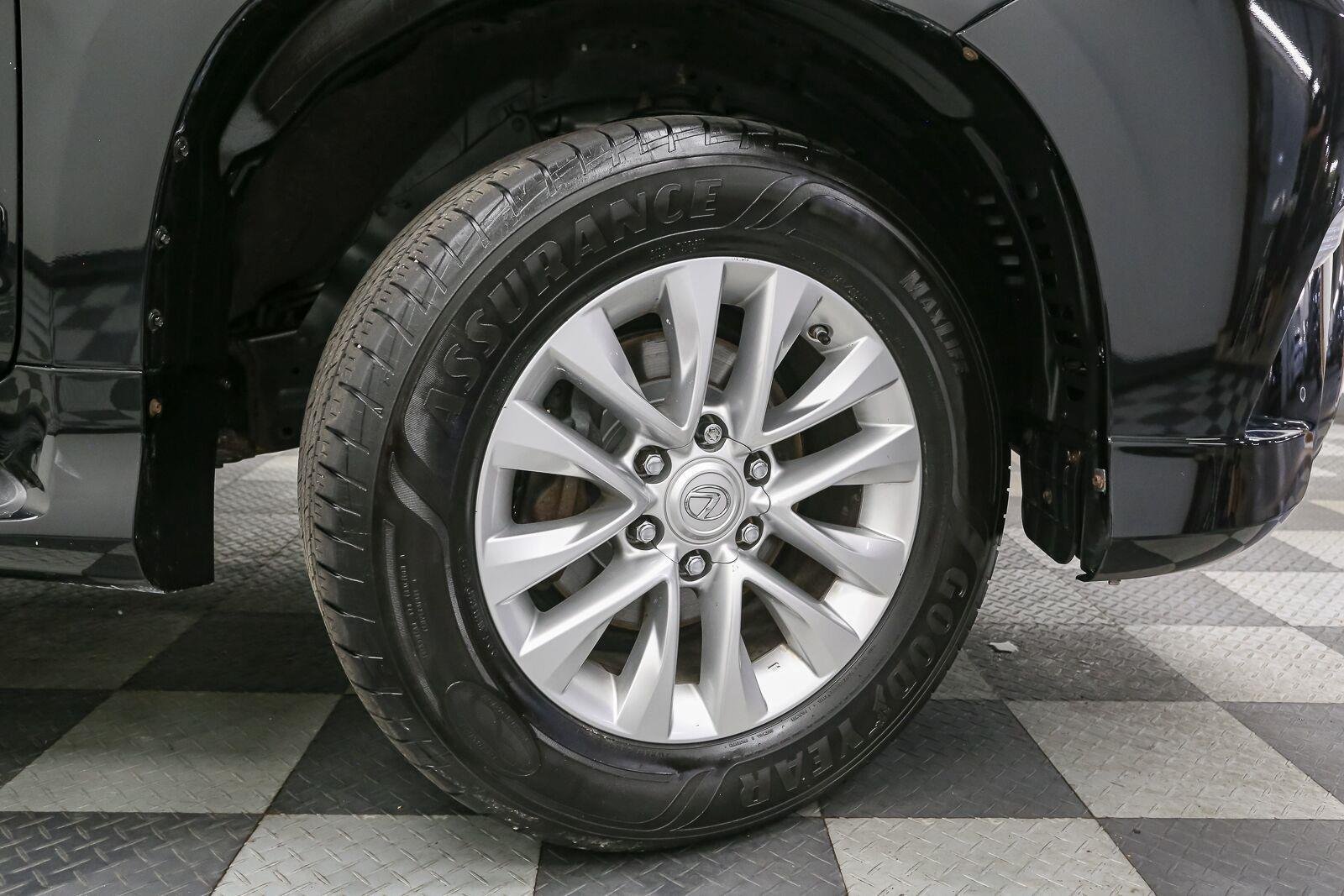 Used 2019 Black Onyx Lexus GX 460 Premium image 14