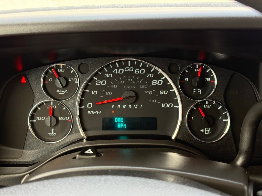 2025 Chevrolet Express Cargo Work Van - Photo 26