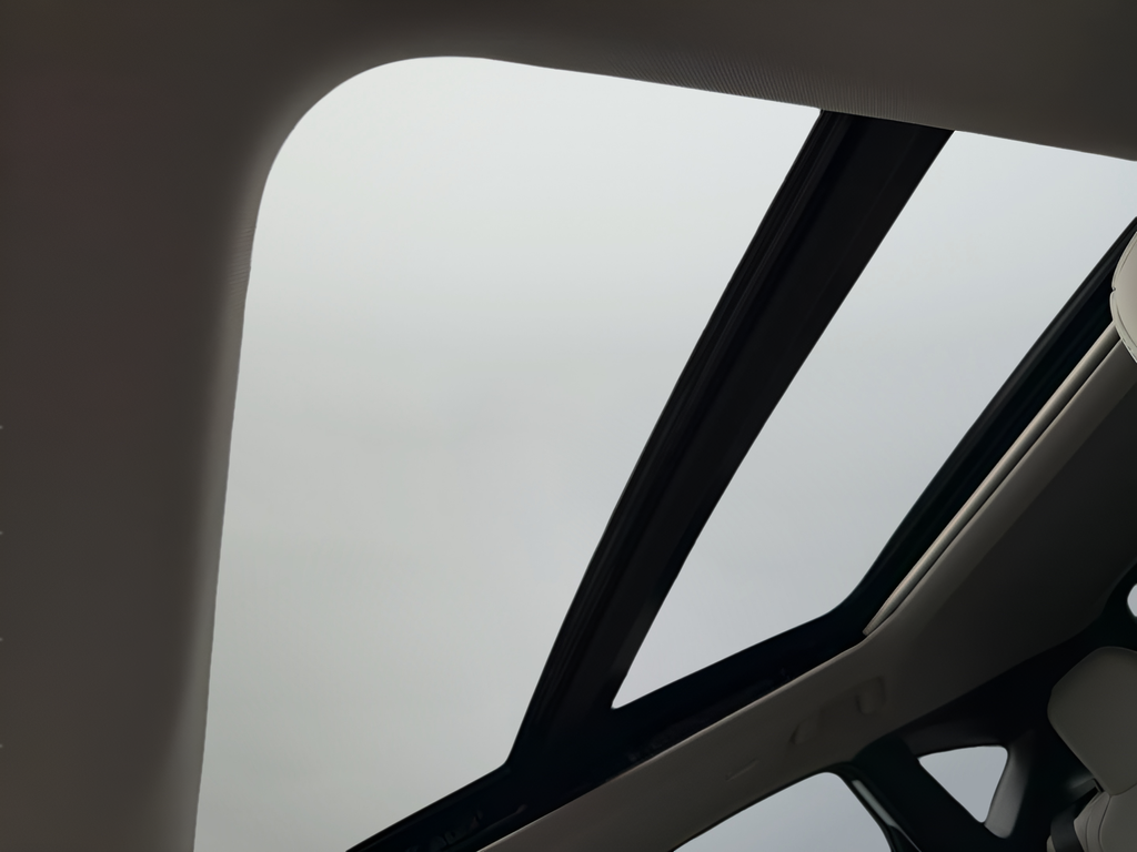 New 2026 White Nissan SL image 45