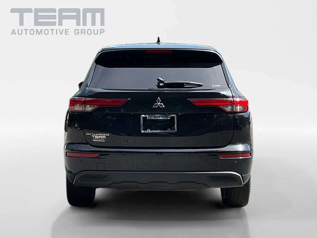 Used 2022 Black Mitsubishi ES image 6