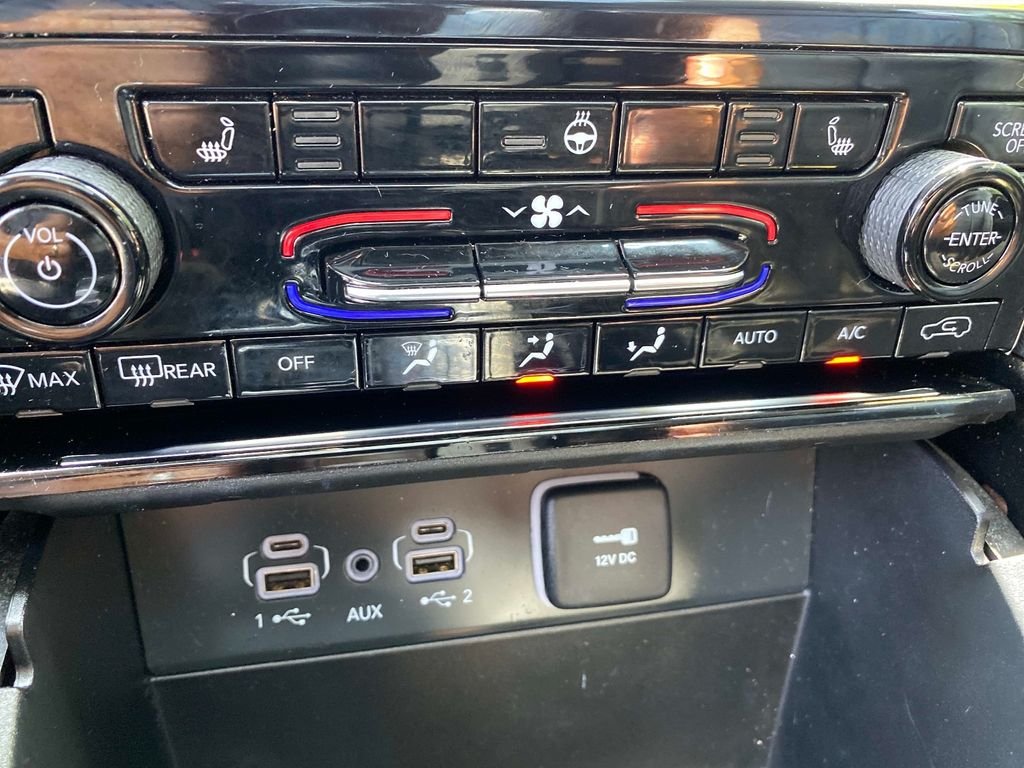 Used 2023 White Jeep Limited image 19