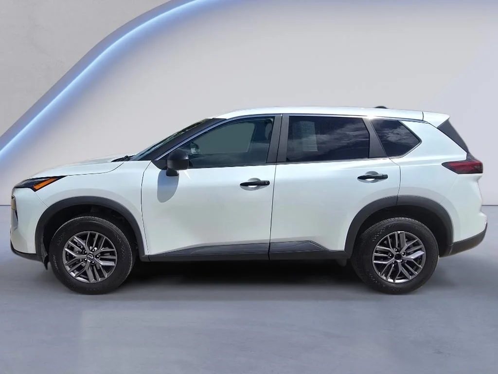 Used 2024 Everest White Pearl Nissan S image 2
