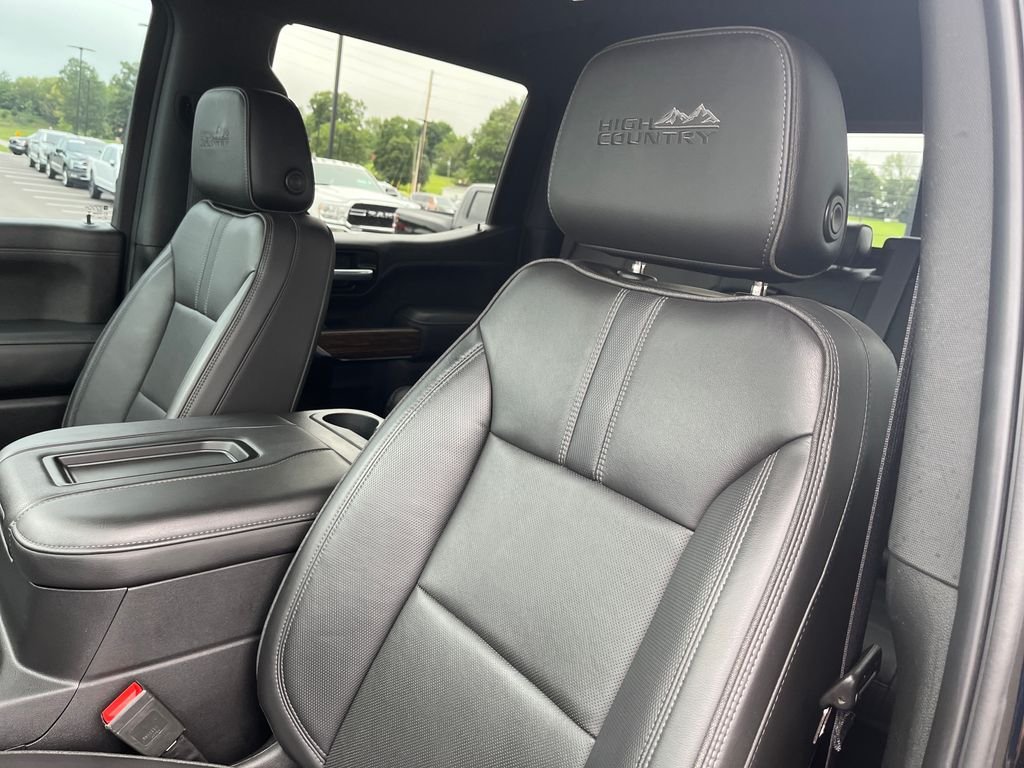 Used 2022 Black Chevrolet High Country image 12