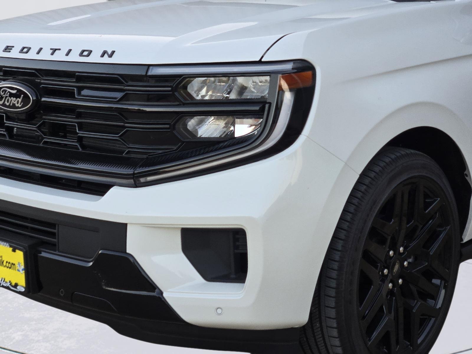 New 2026 Star White Metallic Tri-Coat Ford MAX Platinum® image 5
