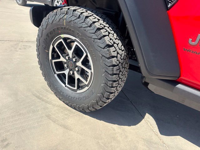New 2026 Firecracker Red Clear-Coat Exterior Paint Jeep Rubicon image 10