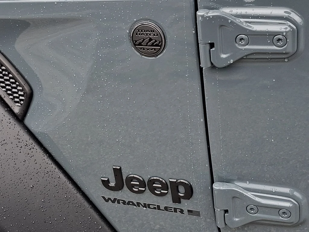 New 2026 Anvil Clear-Coat Exterior Paint Jeep Sport S image 15