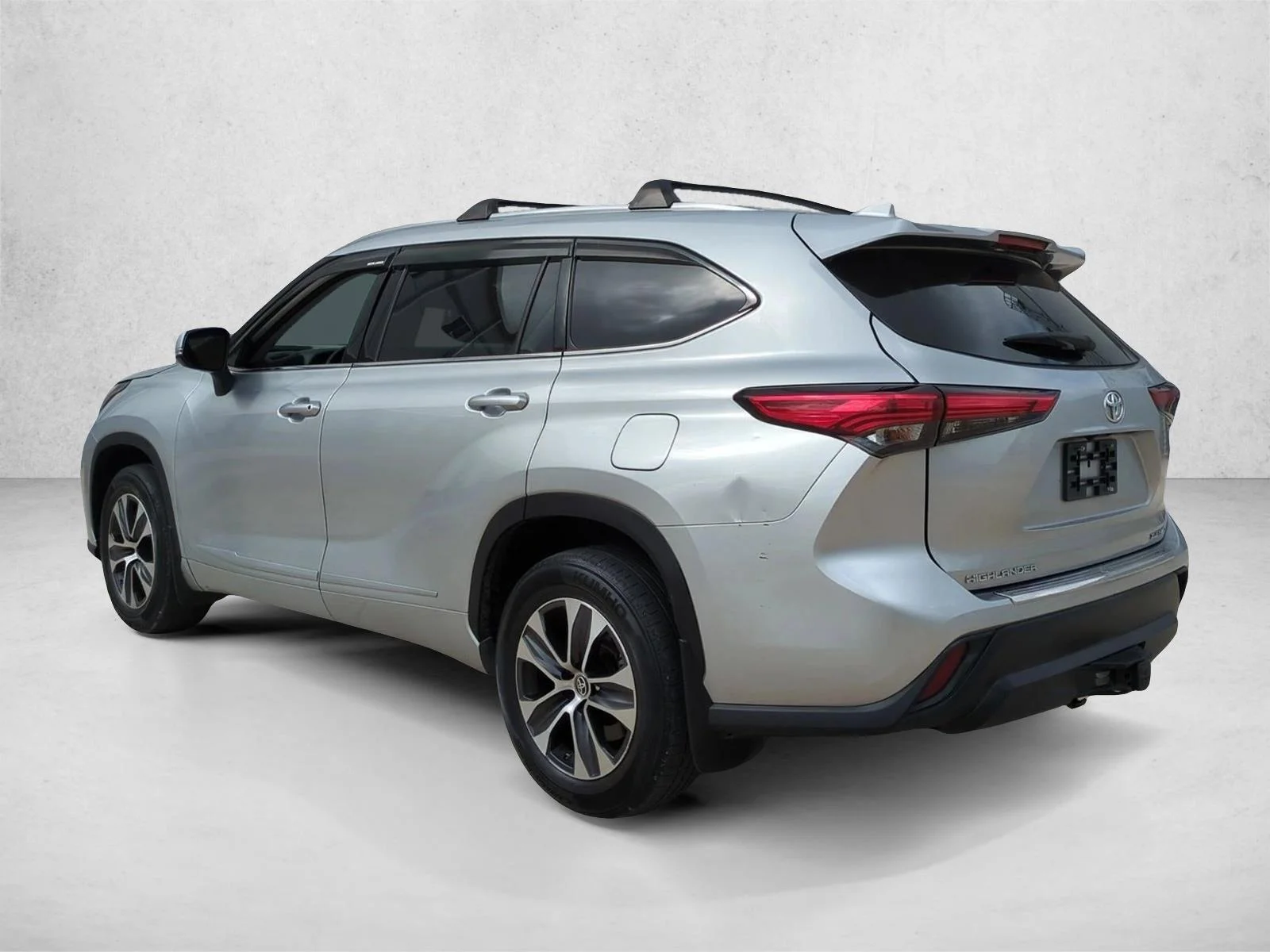 Used 2020 Celestial Silver Metallic Toyota XLE image 5