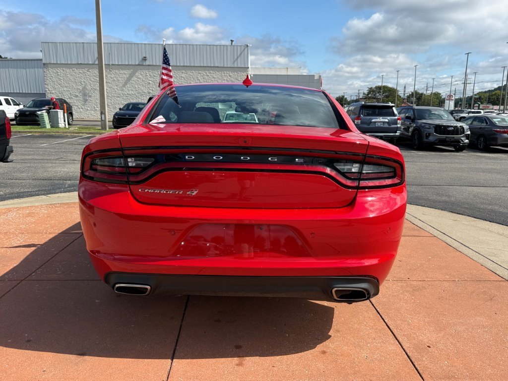 Used 2023 Red Dodge SXT AWD image 5