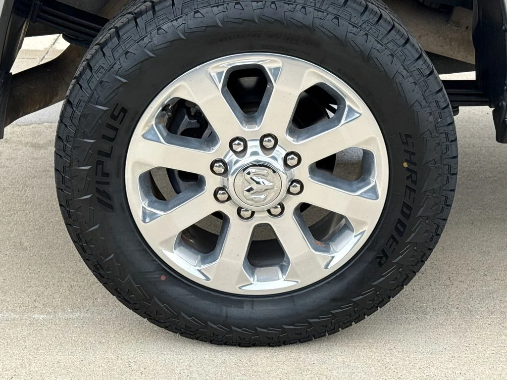 Used 2024 Silver Ram Laramie image 10