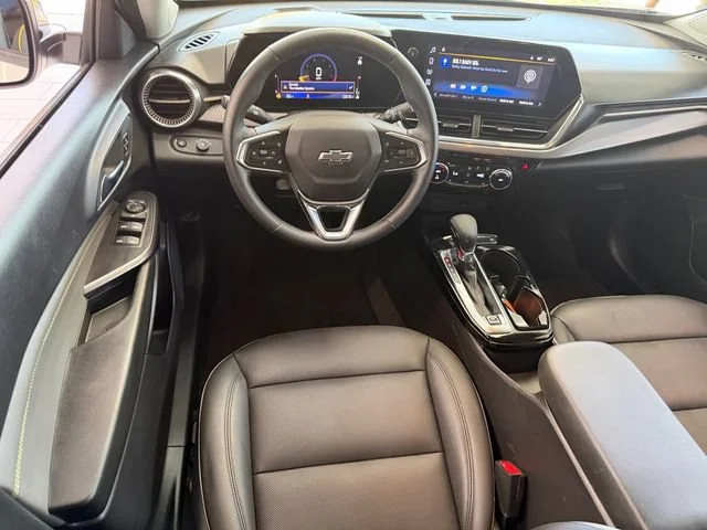 Used 2025 Summit White Chevrolet ACTIV image 13