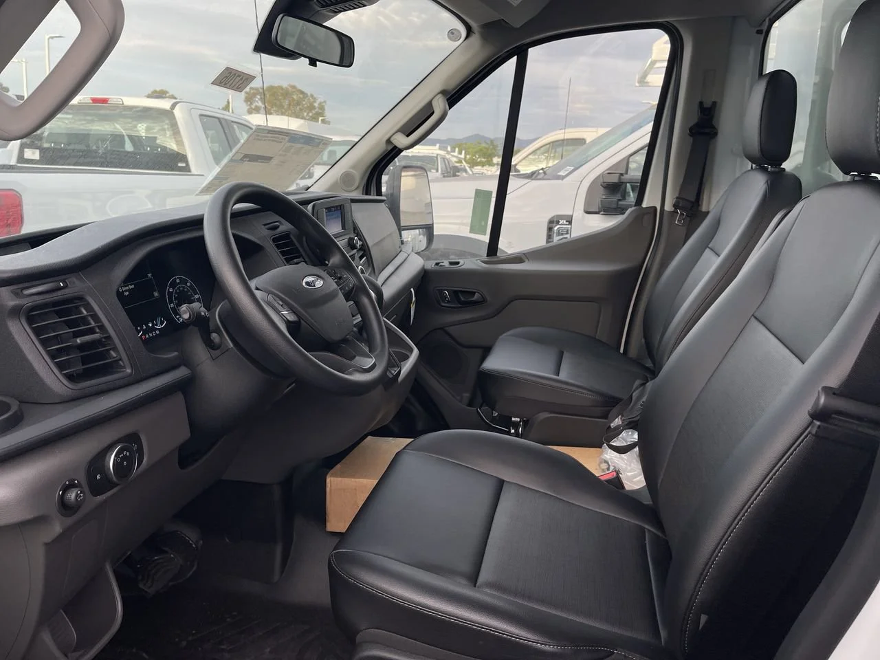 New 2025 Oxford White Ford  image 16