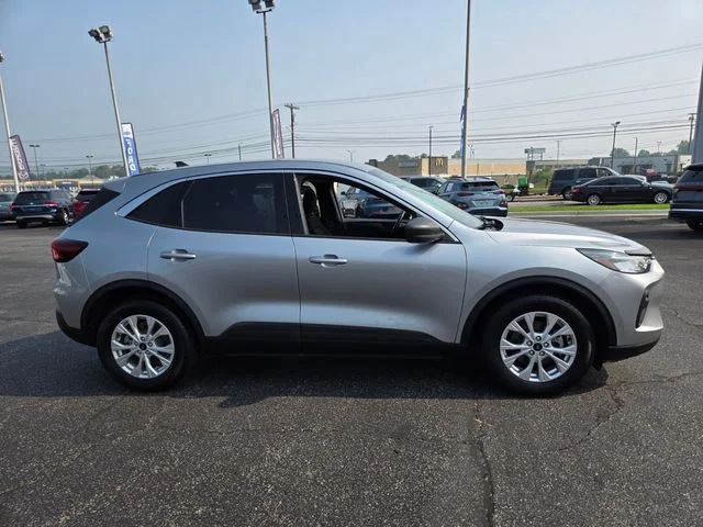 Used 2023 Silver Metallic Ford Active image 9