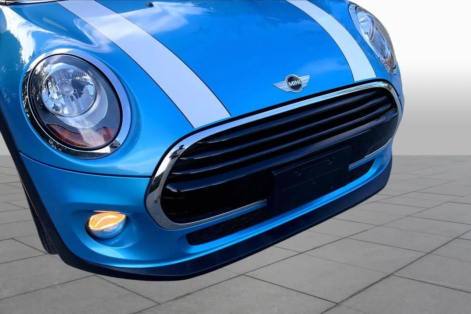Used 2017 Electric Blue Metallic MINI Cooper image 29