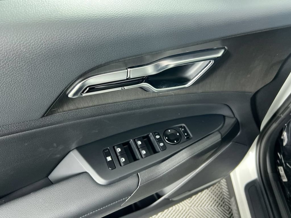 New 2026 Snow White Pearl Kia X-Line image 16