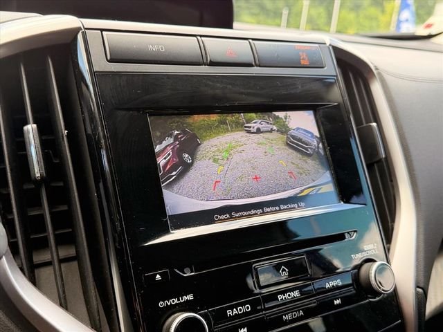 Used 2020 White Subaru Base image 28