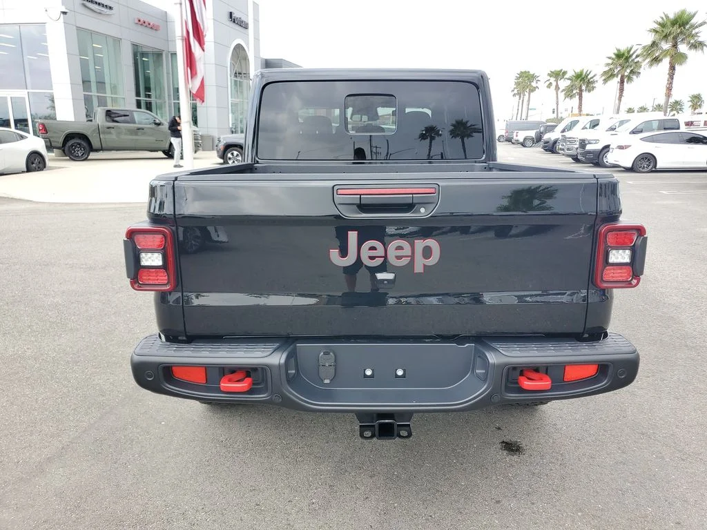 New 2026 Black Clear-Coat Exterior Paint Jeep Rubicon image 4