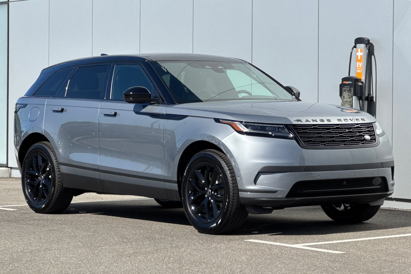 New 2026 Zadar Grey Land Rover S image 7