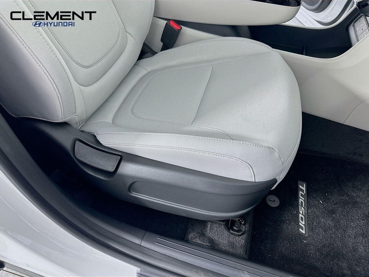 New 2026 White Hyundai SEL AWD image 28