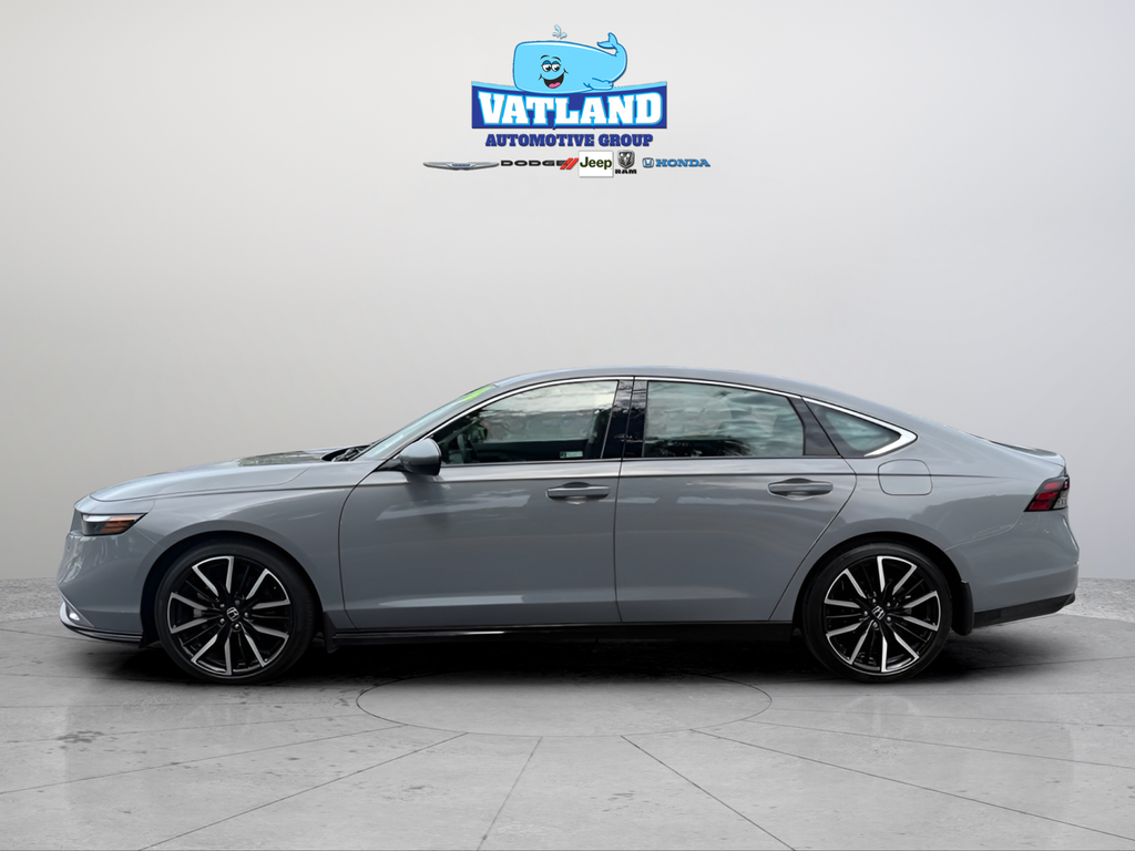 Used 2024 Gray Honda Touring image 2