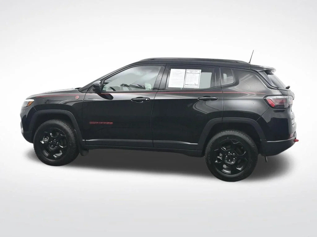 Certified Used 2023 Diamond Black Jeep Trailhawk image 10