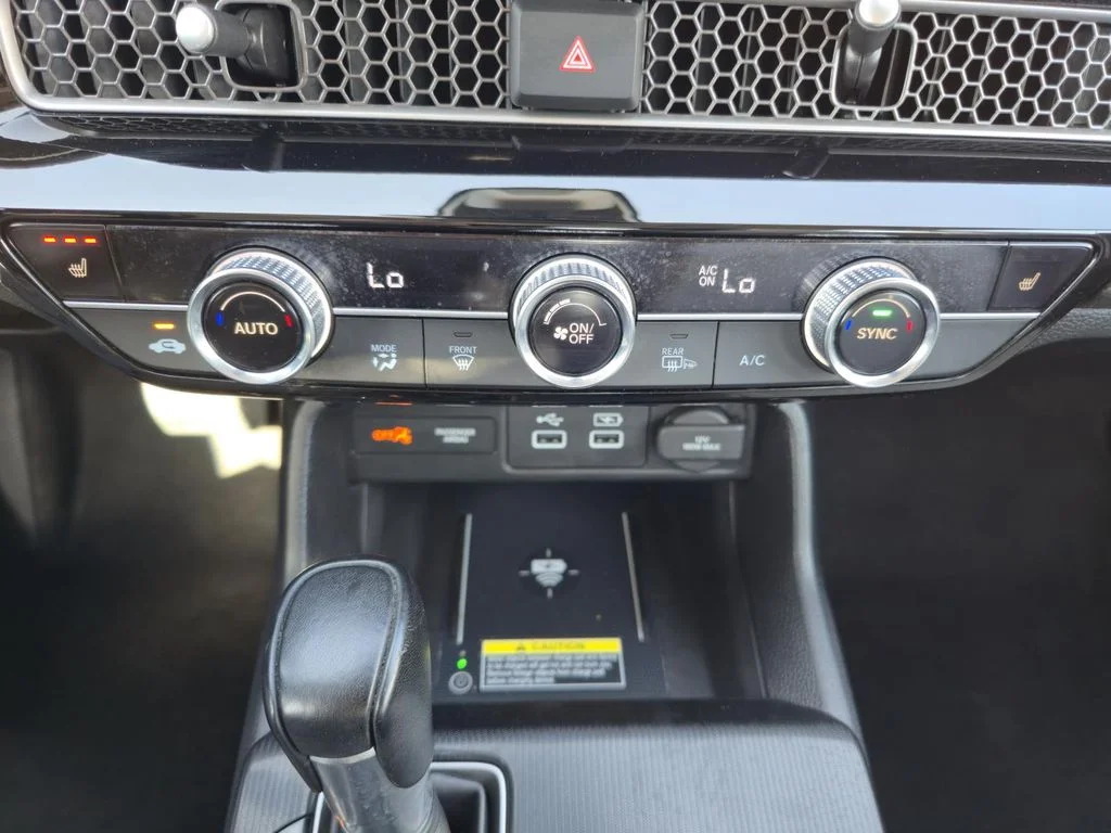 Used 2024 White Honda Touring image 18