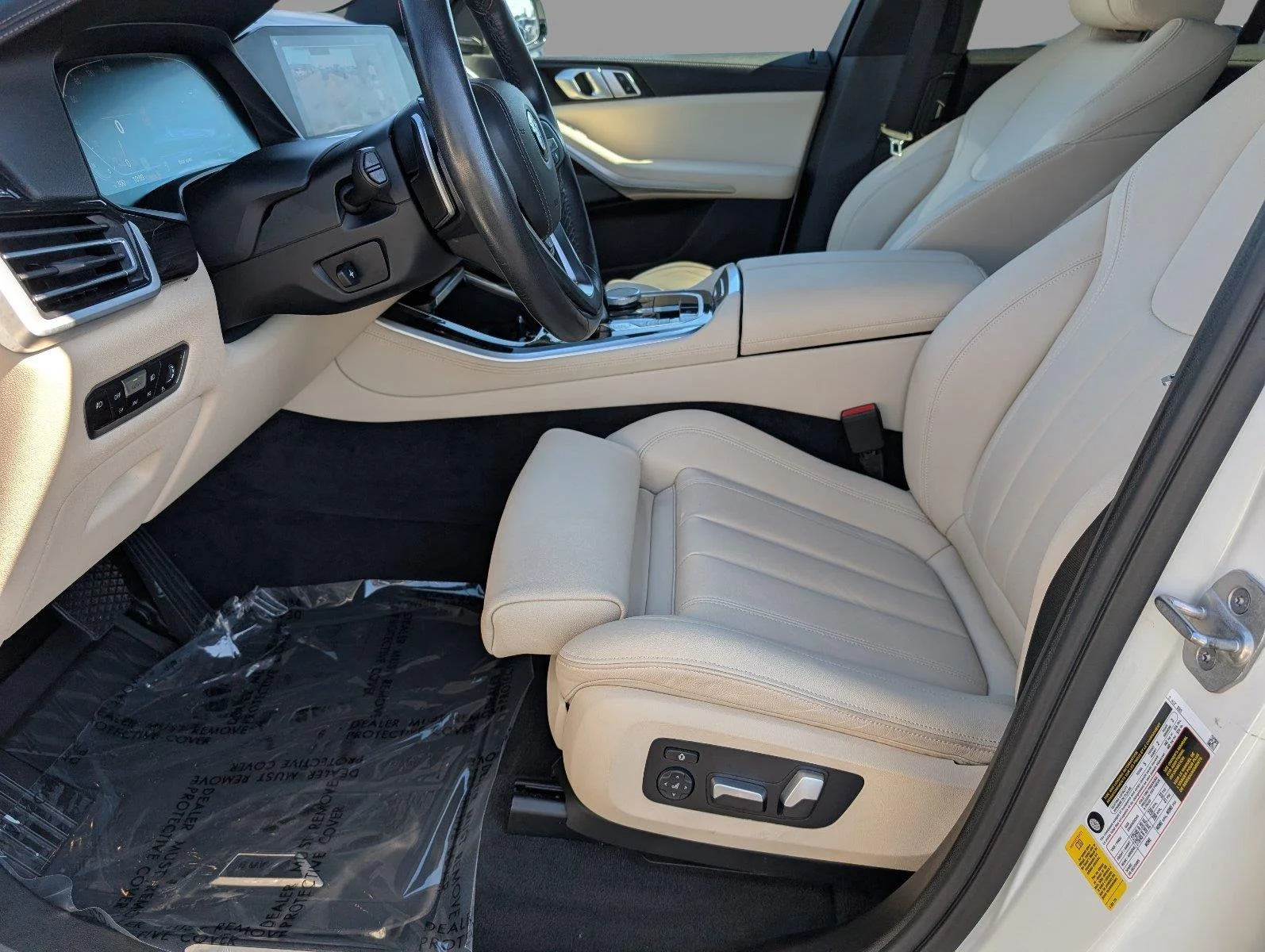 Used 2021 Mineral White Metallic BMW sDrive40i image 3