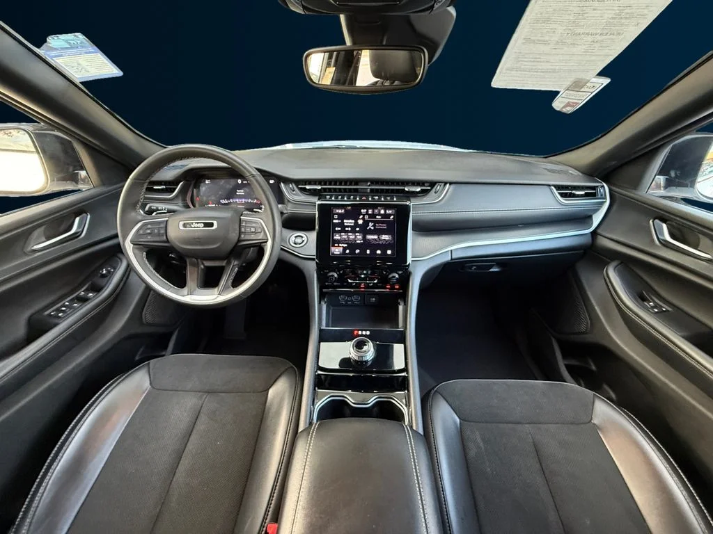 Used 2023 White Jeep Altitude image 12