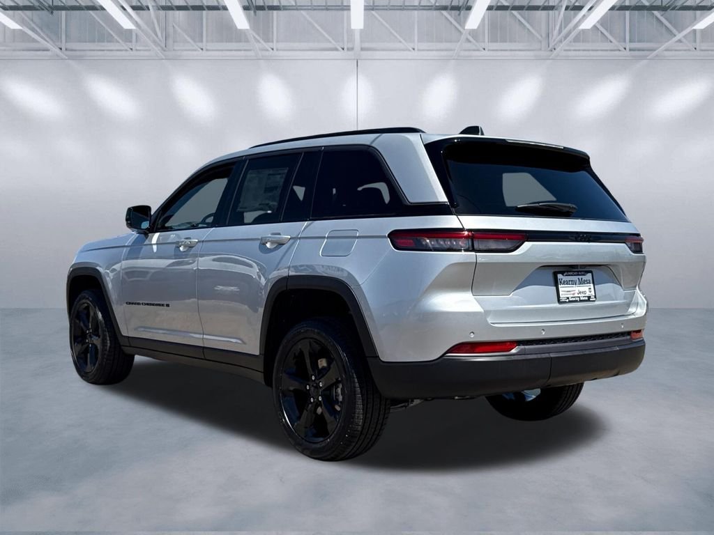 New 2026 Silver Zynith Exterior Paint Jeep Limited image 4