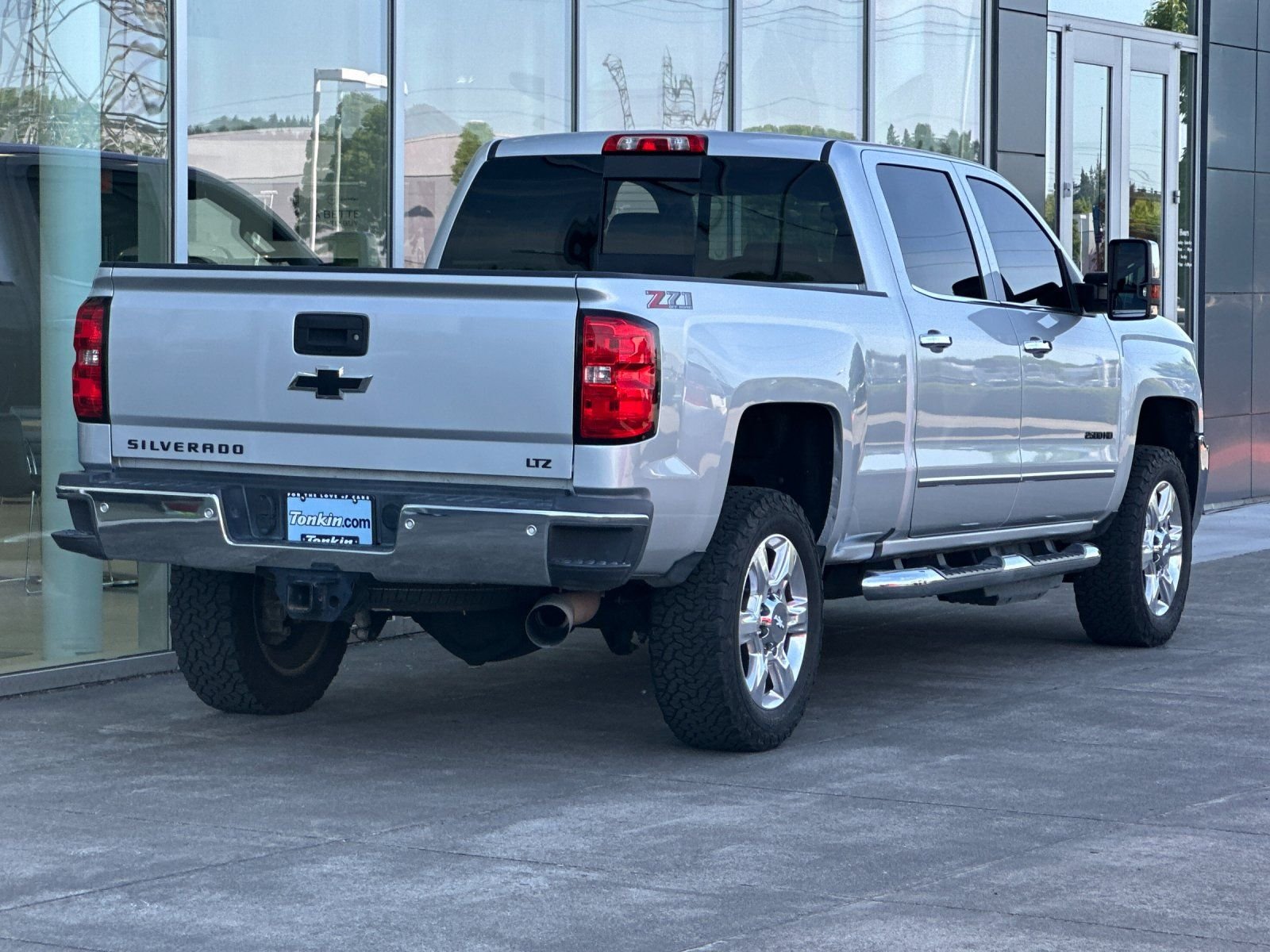 Used 2018 Silver Ice Metallic Chevrolet LTZ image 3