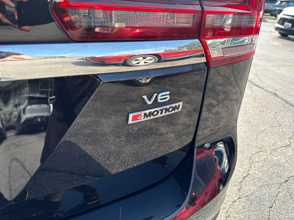 Used 2019 Black Volkswagen SEL image 18