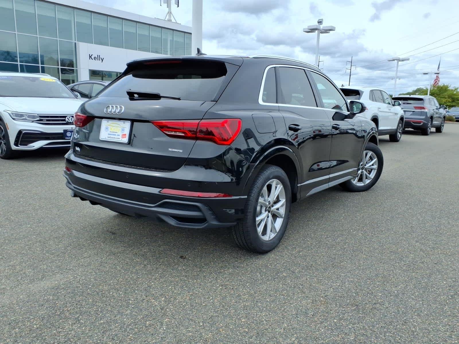 Used 2023 Mythos Black Metallic Audi S line Premium image 5