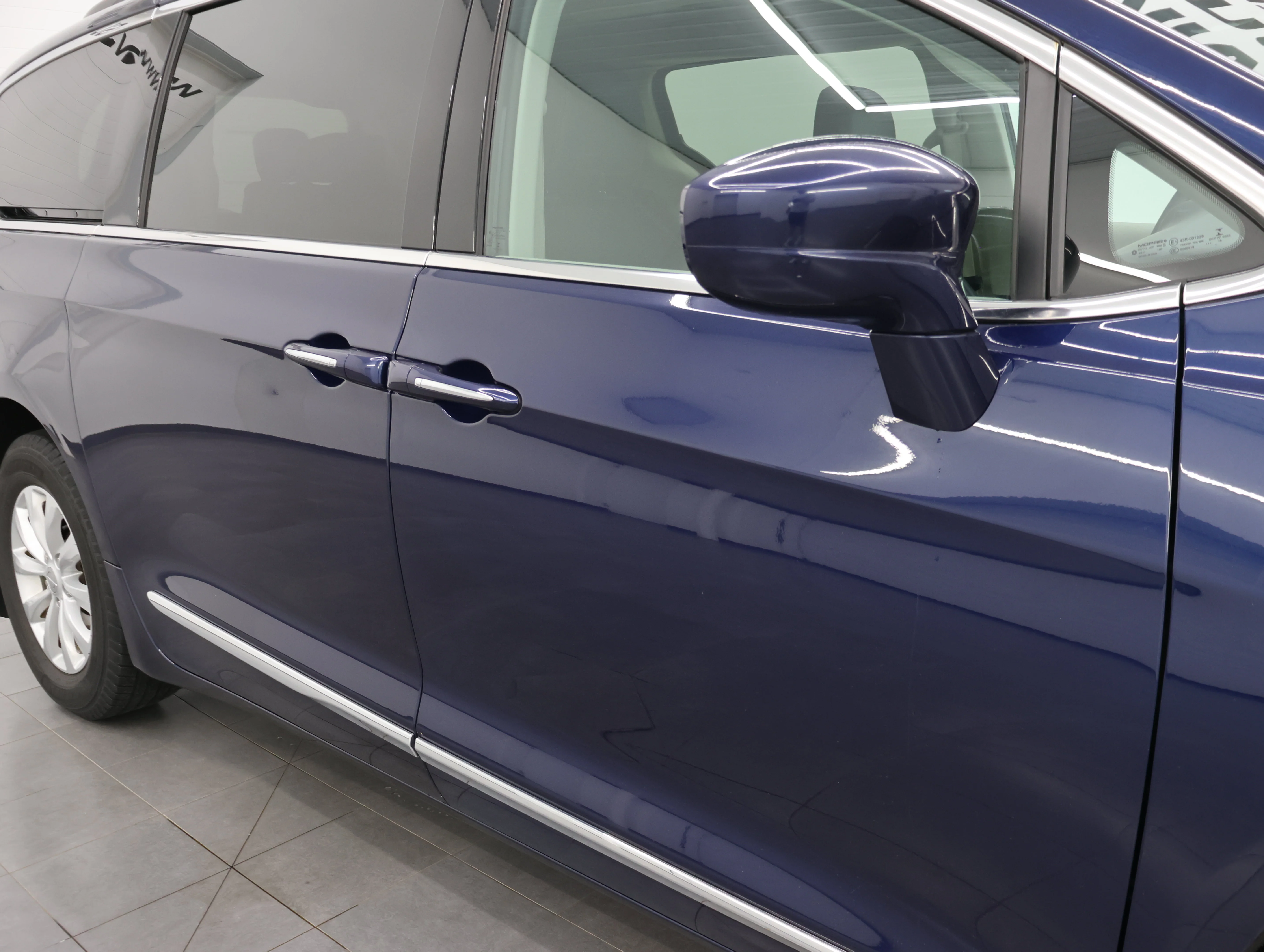 Used 2017 Jazz Blue Pearlcoat Chrysler Touring L image 25