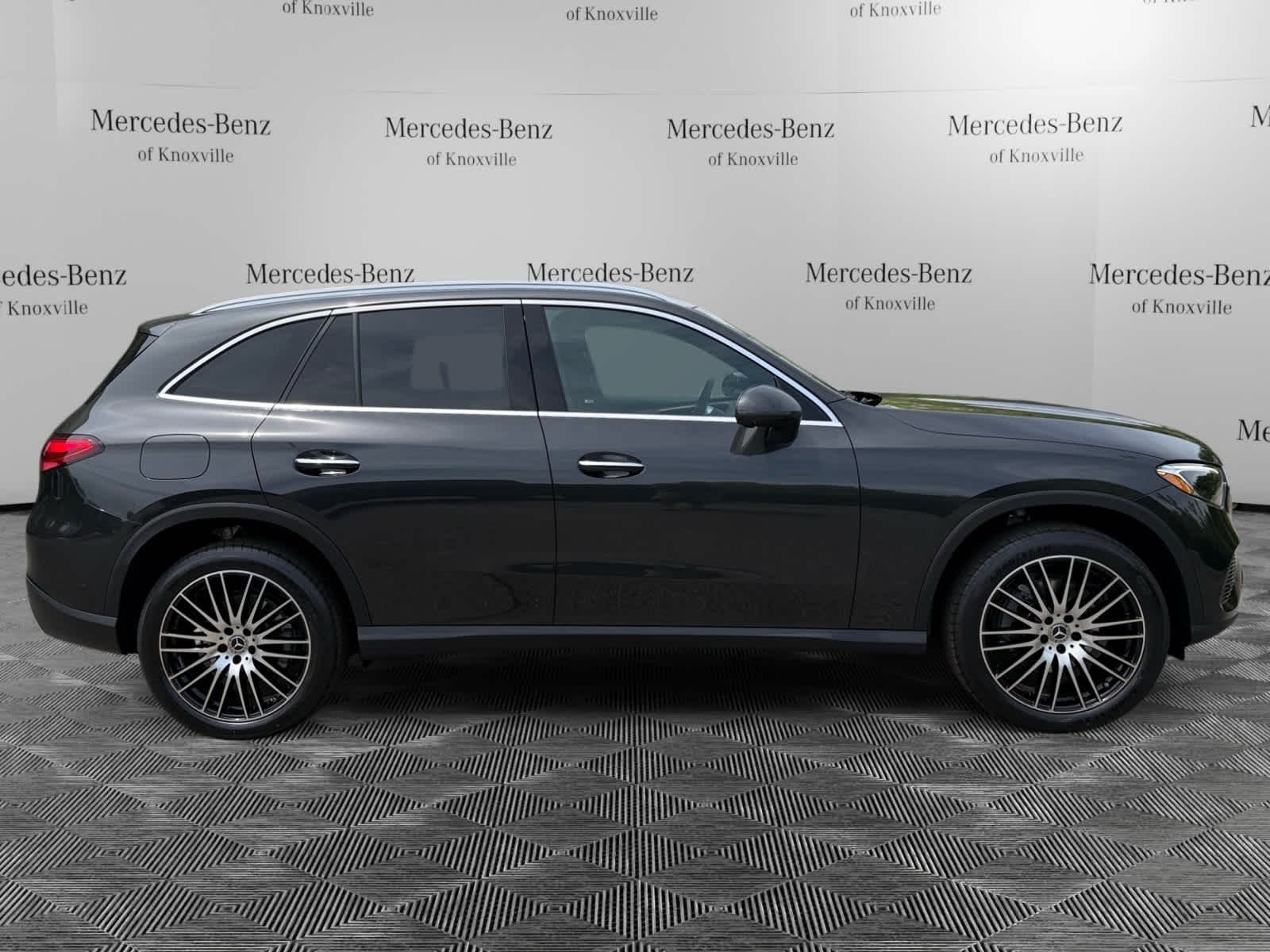 New 2026 Graphite Grey Metallic Mercedes-Benz GLC 300 image 6