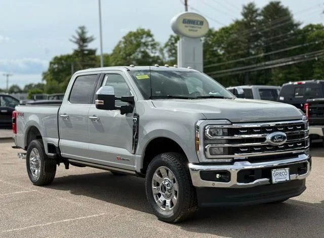 2026 Ford Super Duty F-350® Lariat®