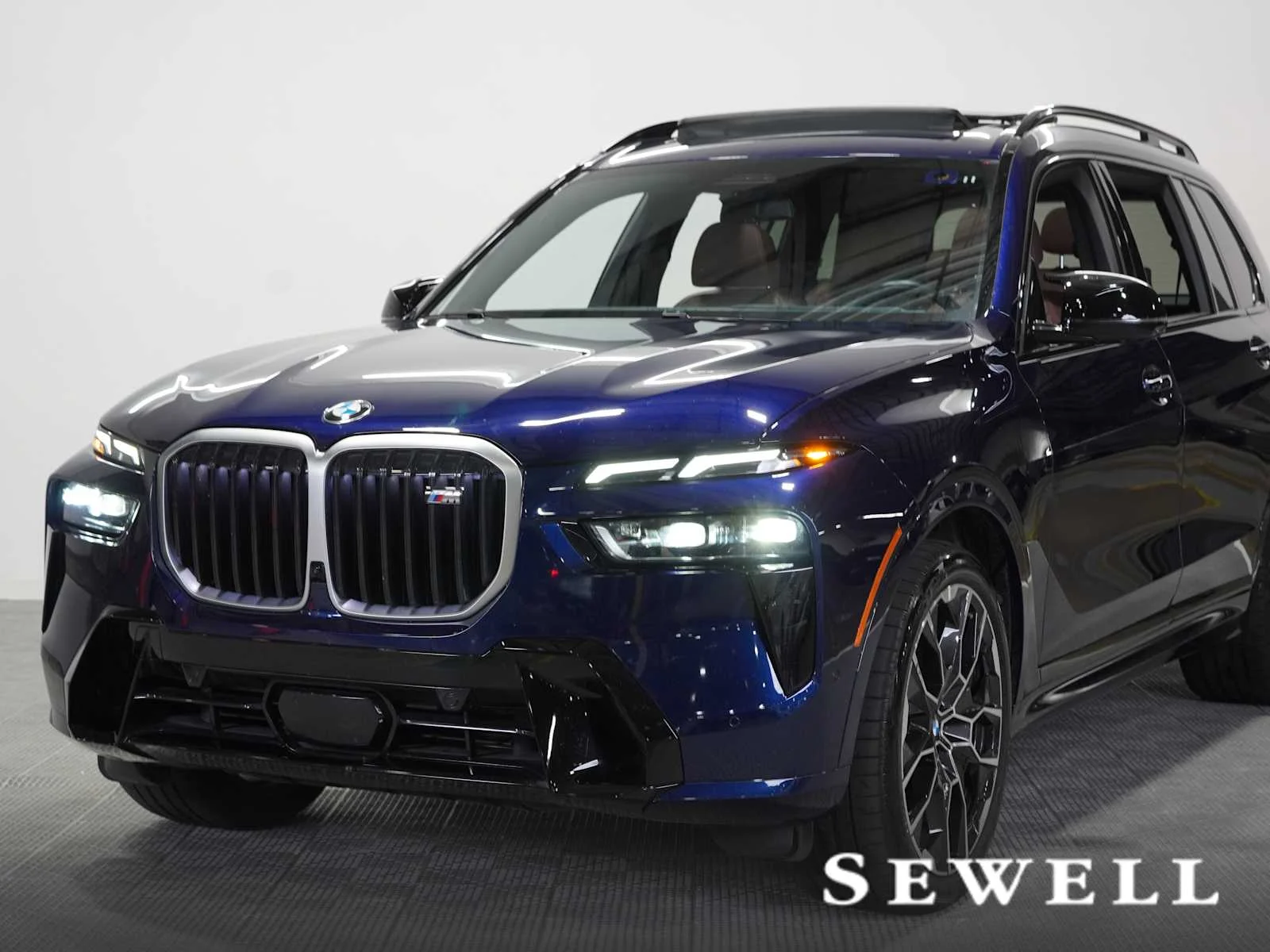 2025 BMW X7 M60i