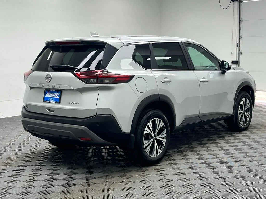 Used 2023 Silver Nissan SV image 8