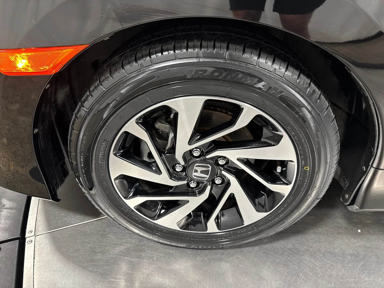 Used 2018  Honda LX-P image 2