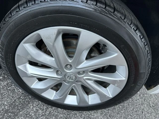 Used 2017 White Buick Premium I image 21