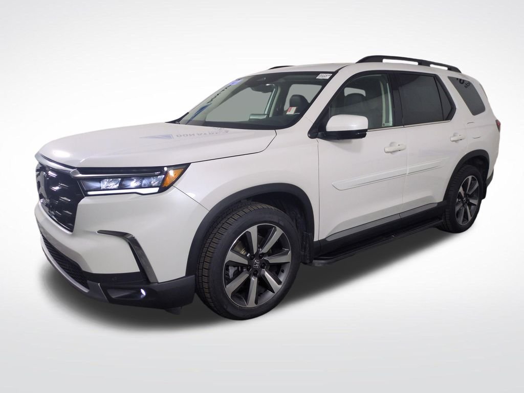 2024 Honda Pilot Touring AWD's photo