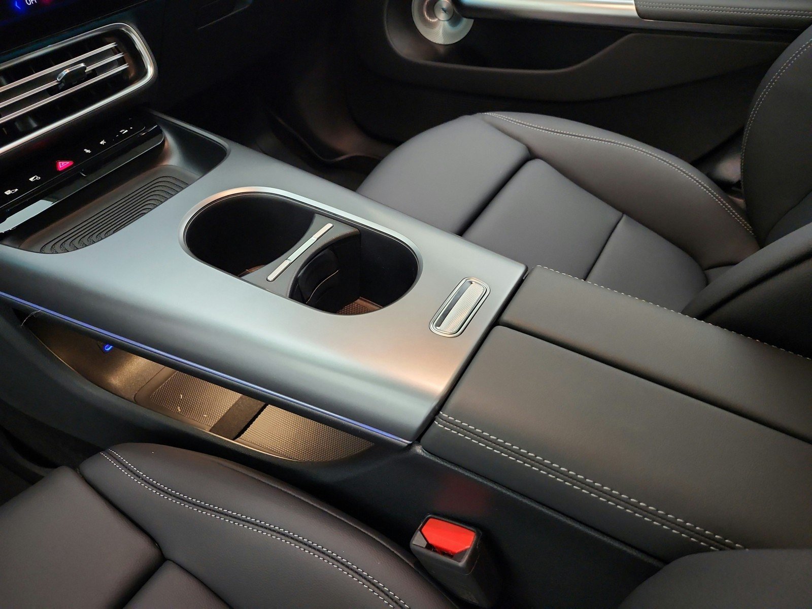 New 2027 Polar White Mercedes-Benz CLA 250+ Electric RWD image 10
