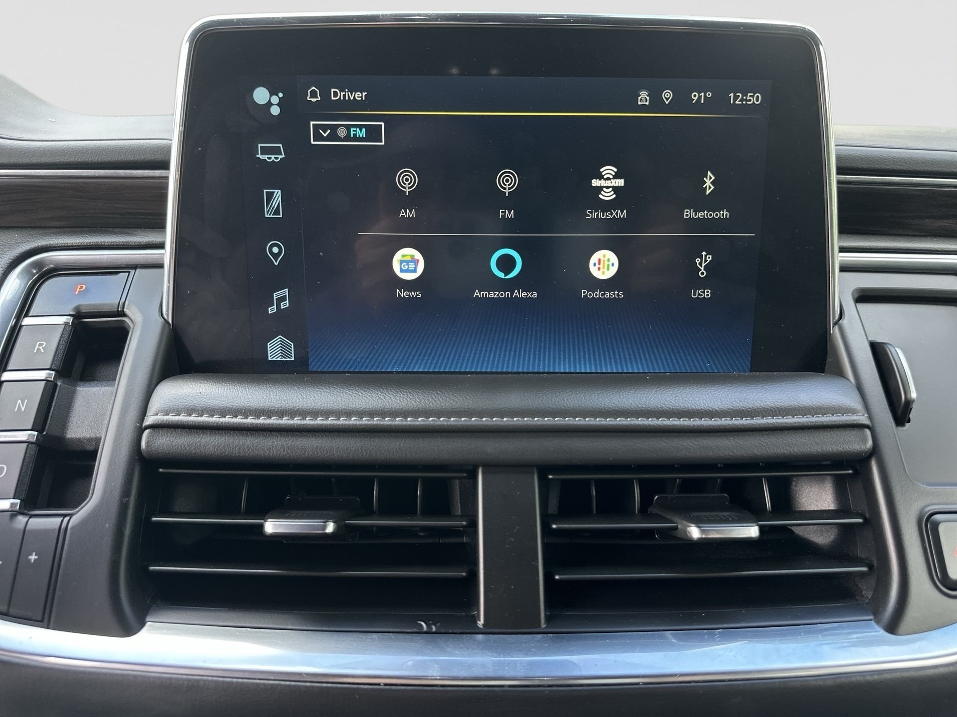 2024 Chevrolet Suburban LT - Photo 13
