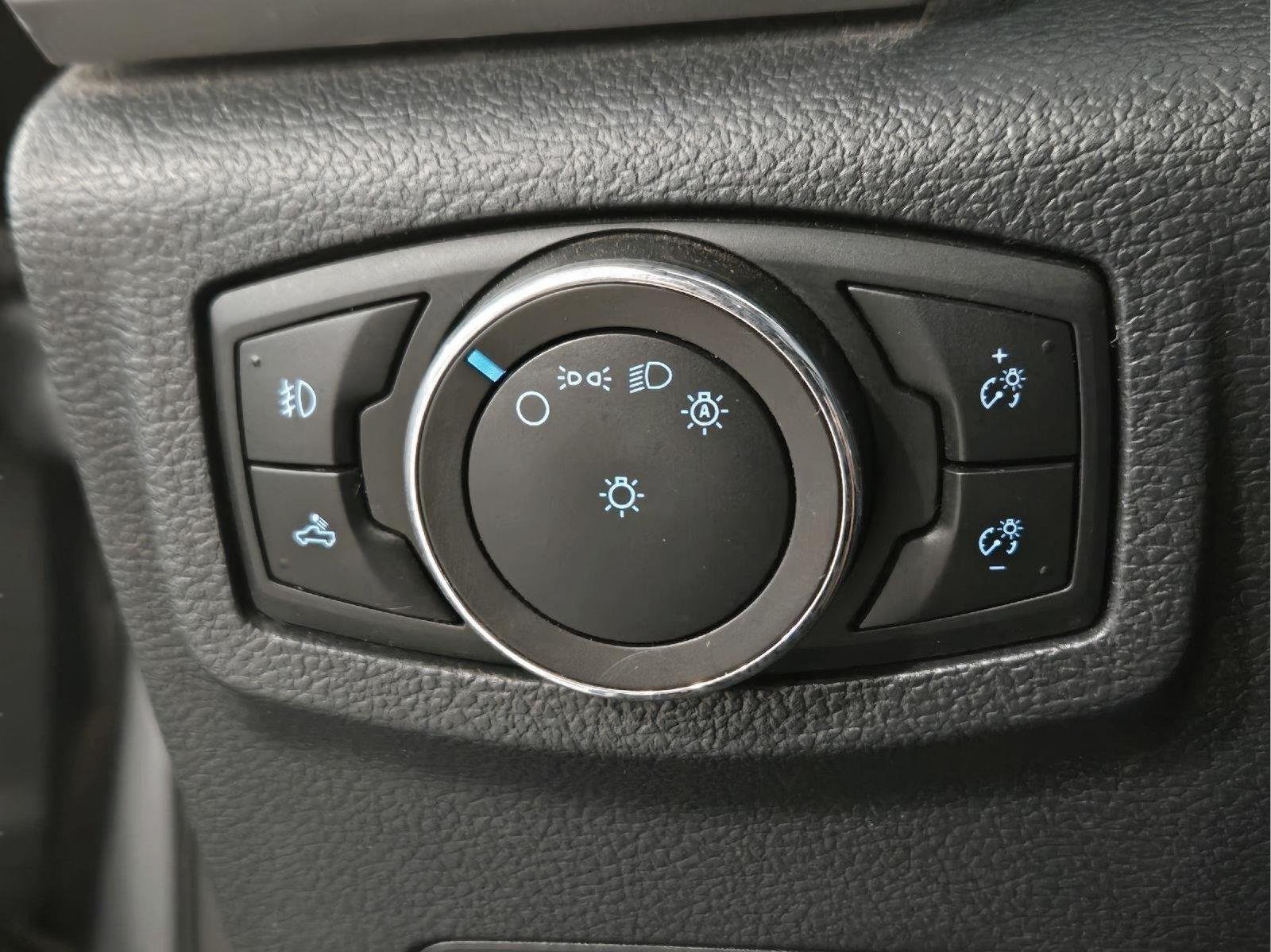 Used 2022 Iconic Silver Ford Lariat image 15