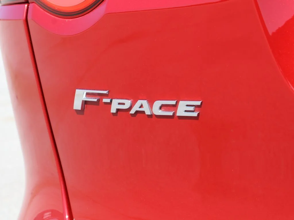 Used 2017 Red Jaguar 35t Prestige image 8