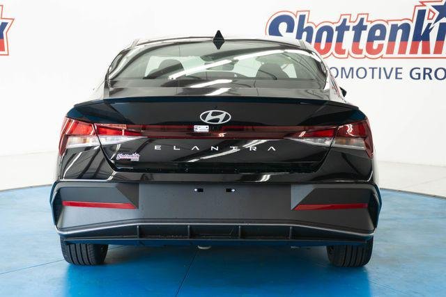 New 2026 Black Hyundai SEL Sport image 22