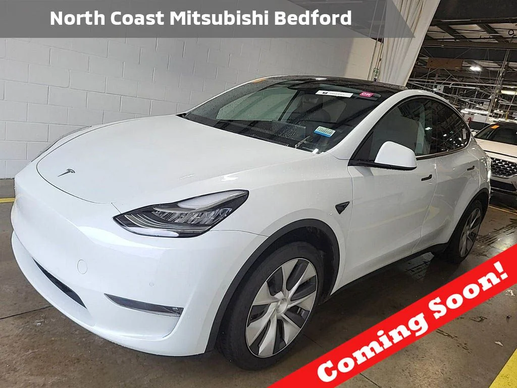 Used 2022 White Tesla Long Range image 1