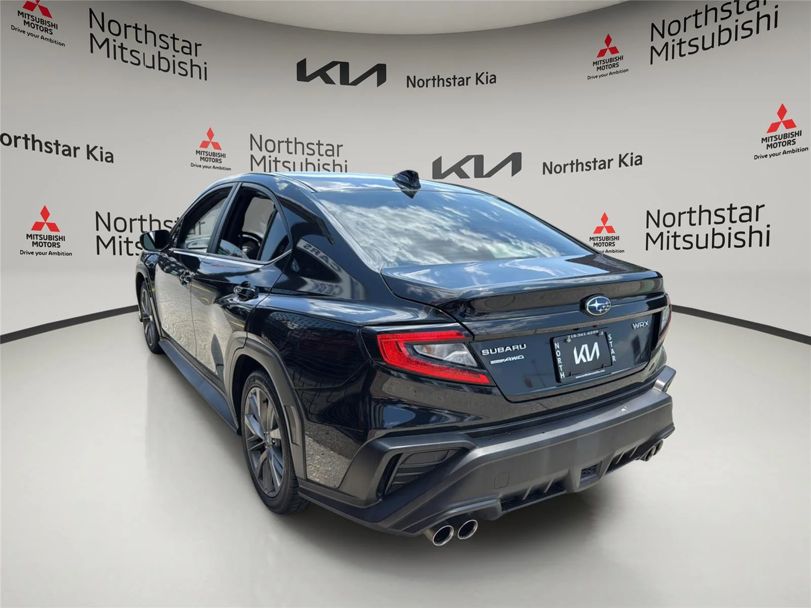 Used 2022 Crystal Black Silica Subaru BASE image 3
