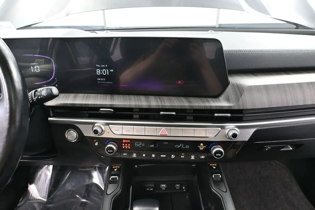 Used 2023 Black Kia EX X-Line image 31