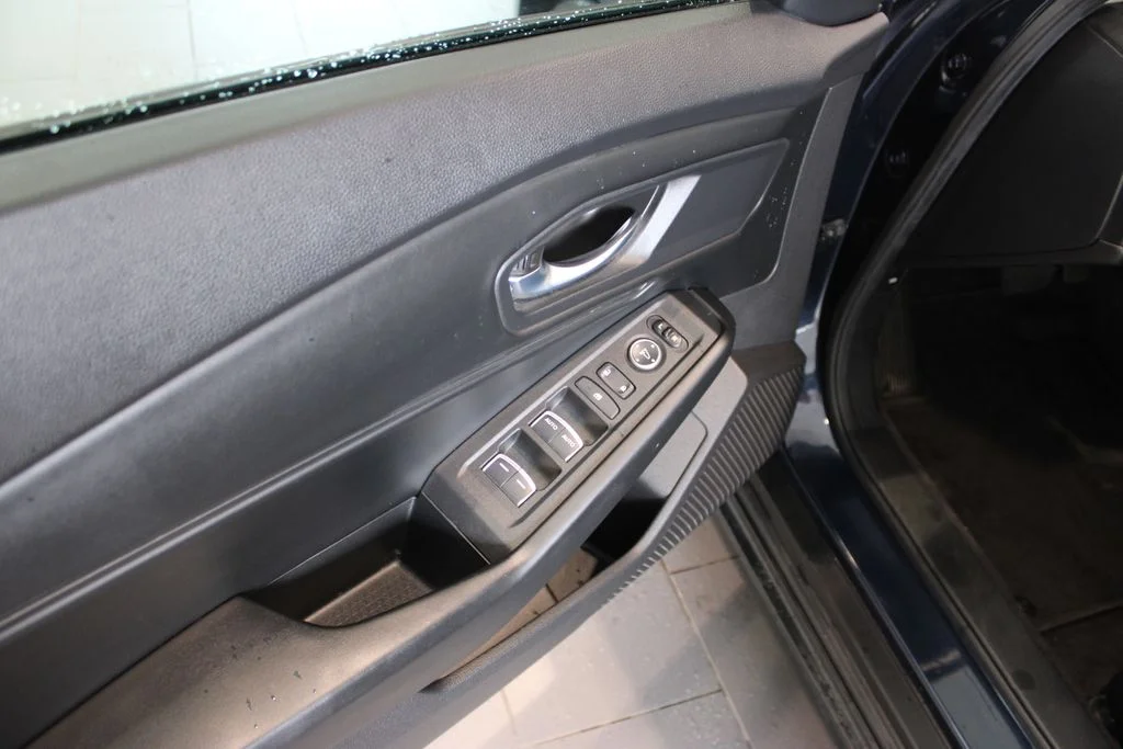 Used 2024 Canyon River Blue Metallic Honda EX image 29